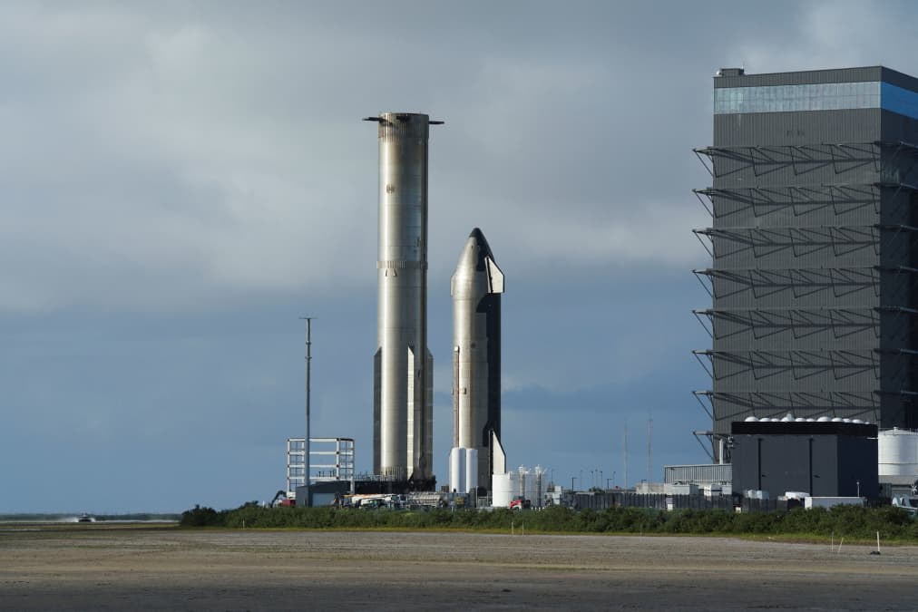 SpaceX aborts Starship test flight, sending stock lower