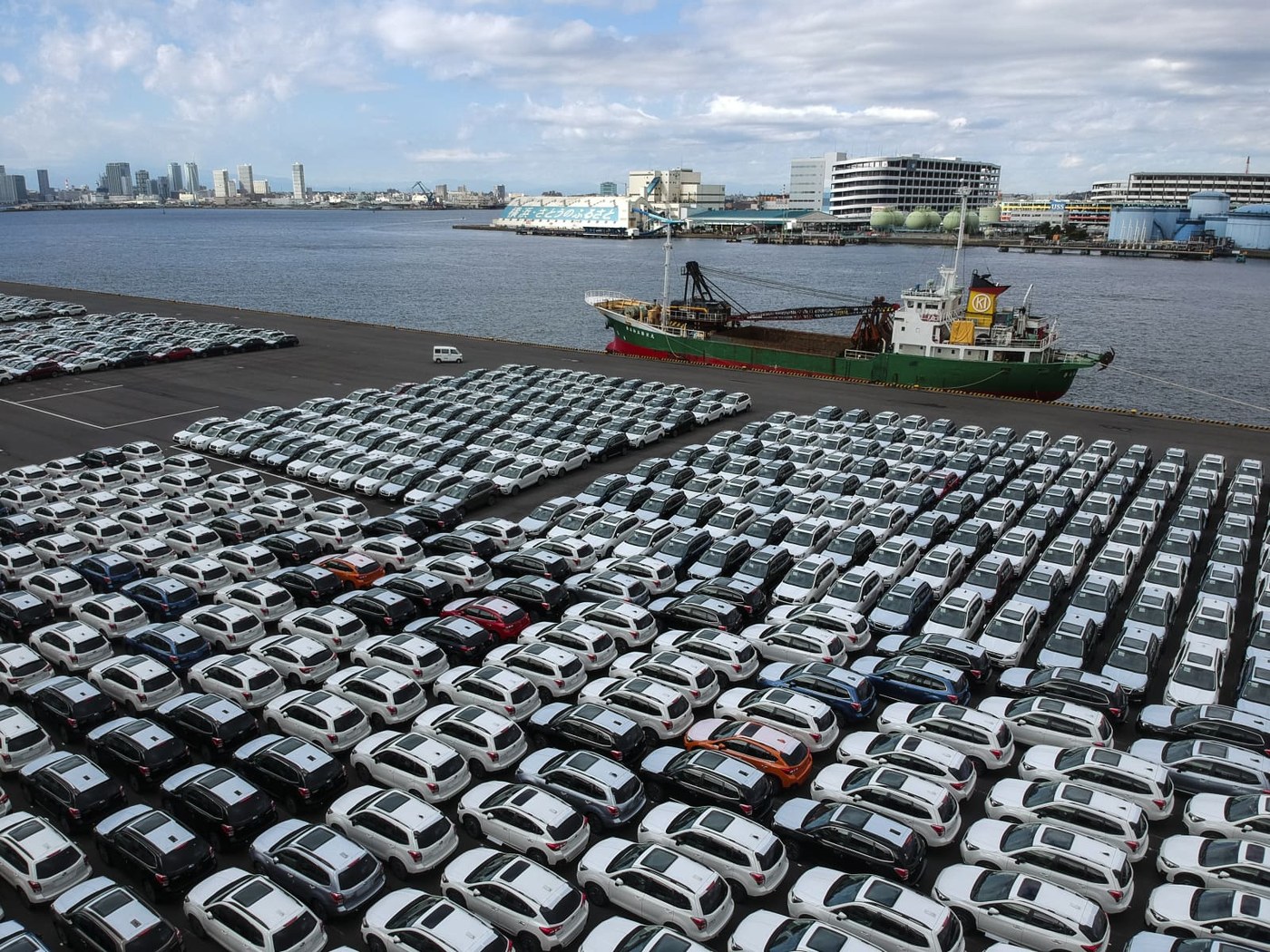 Japanese automakers vulnerable to one-two punch of Iran war, yen rally