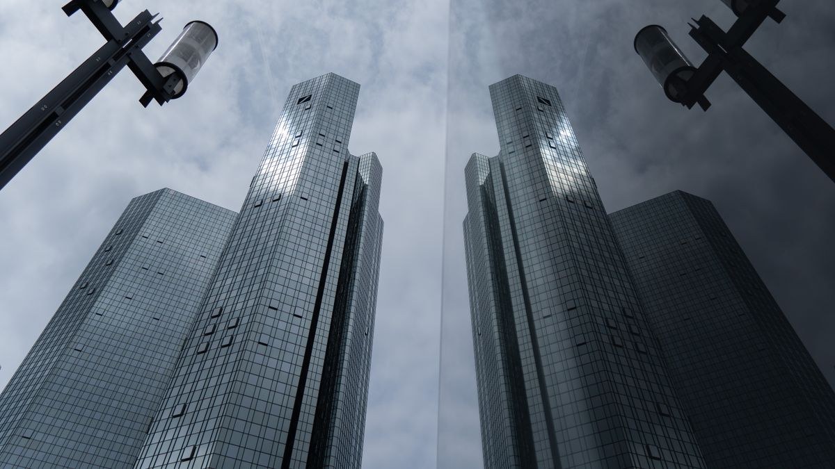 Deutsche Bank verklagt ehemaligen Starbanker im Santorini-Fall
