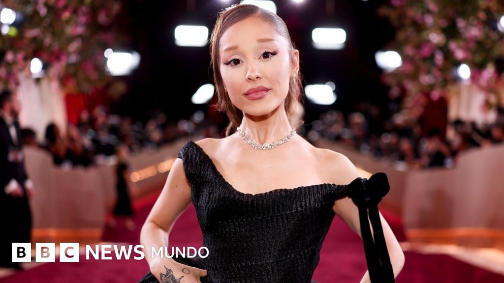 Ariana Grande se baja de un musical para tomarse un descanso del escrutinio "constante" al que se siente sometida