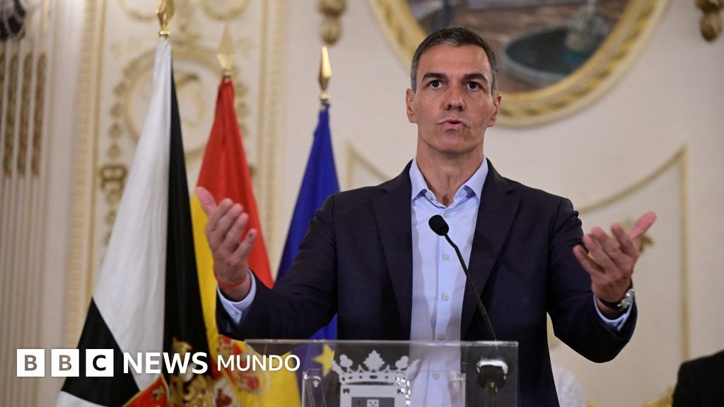 Pedro Sánchez denuncia "una violación de la integridad territorial de España" y culpa a las mafias que trafican con personas de la crisis en Ceuta