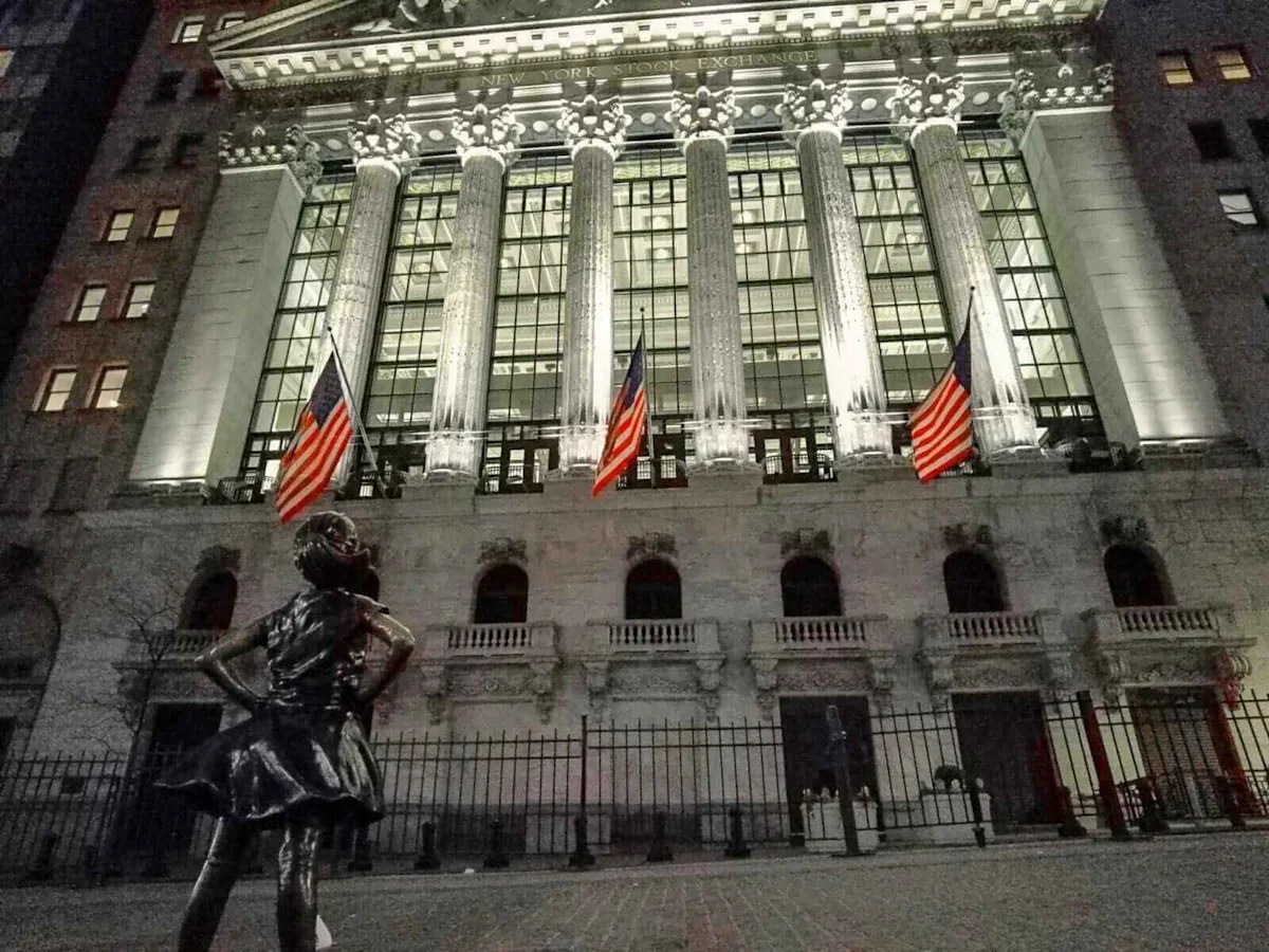 Stocks Weighed Down by Geopolitical Risks