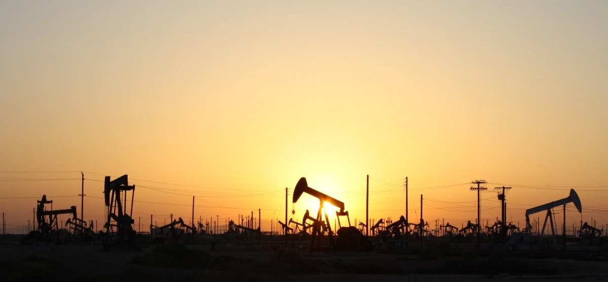Oil Prices Head for 4th Monthly Gain as Middle East Tensions Escalate
