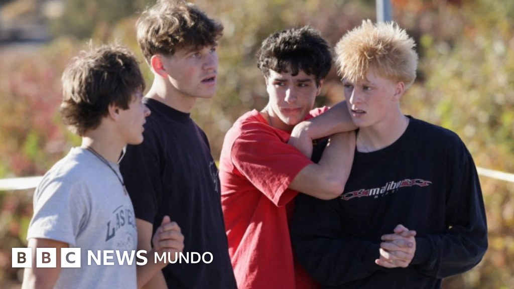 Un adolescente de 16 años mata a al menos 3 niños y un maestro en un tiroteo en una escuela primaria de Oregón