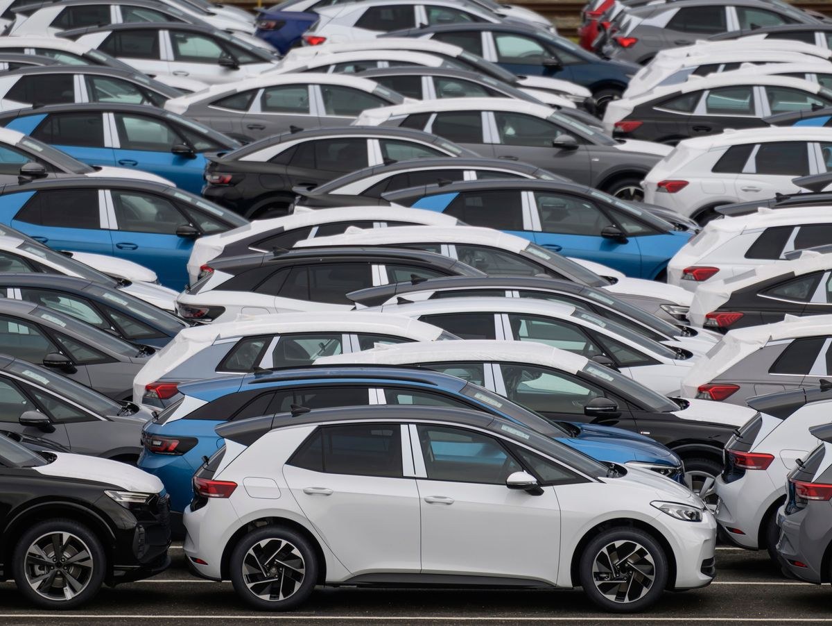 VW, BMW, Tesla und Co.: Autohersteller verdienen im Schnitt deutlich weniger je Auto