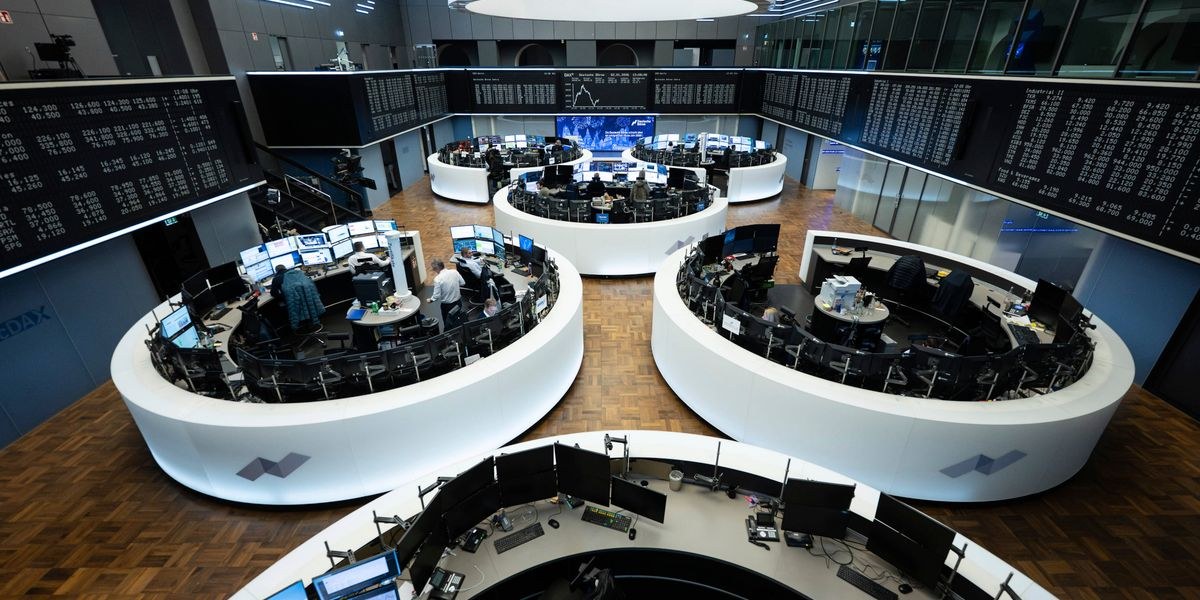Deutsche Börse: Konzern hebt nach zweiten starken Quartal die Jahresprognose an