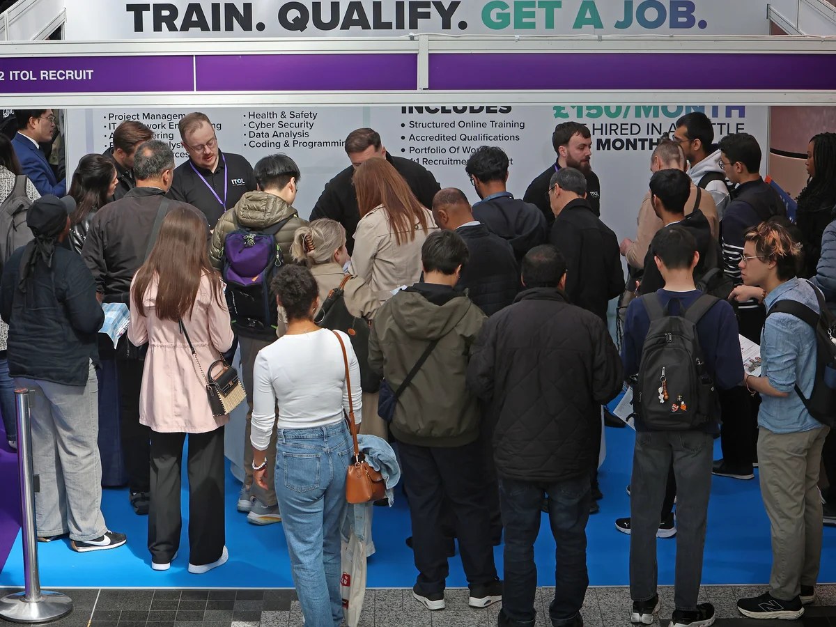 Surprise drop in UK unemployment to 4.7% as John Healey’s first budget looms