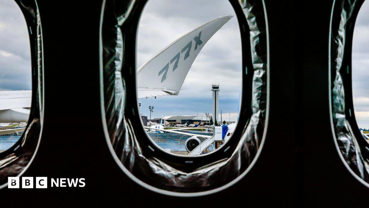 The extreme engineering of aircraft windows