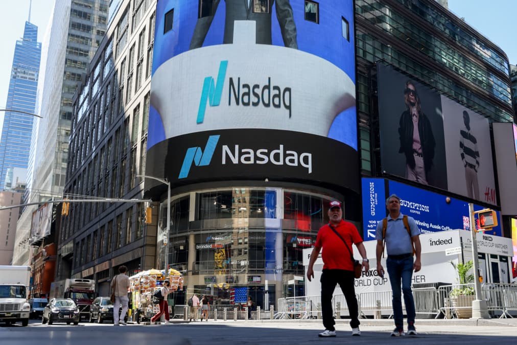 A huge trade just happened on the Nasdaq 100. Bulls are taking notice
