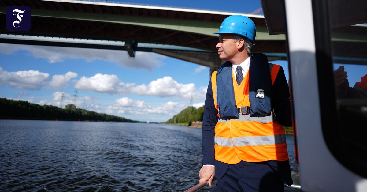 Krisentreffen zur Dürre: Bilger will den Ausbau der Wasserstraßen vorantreiben