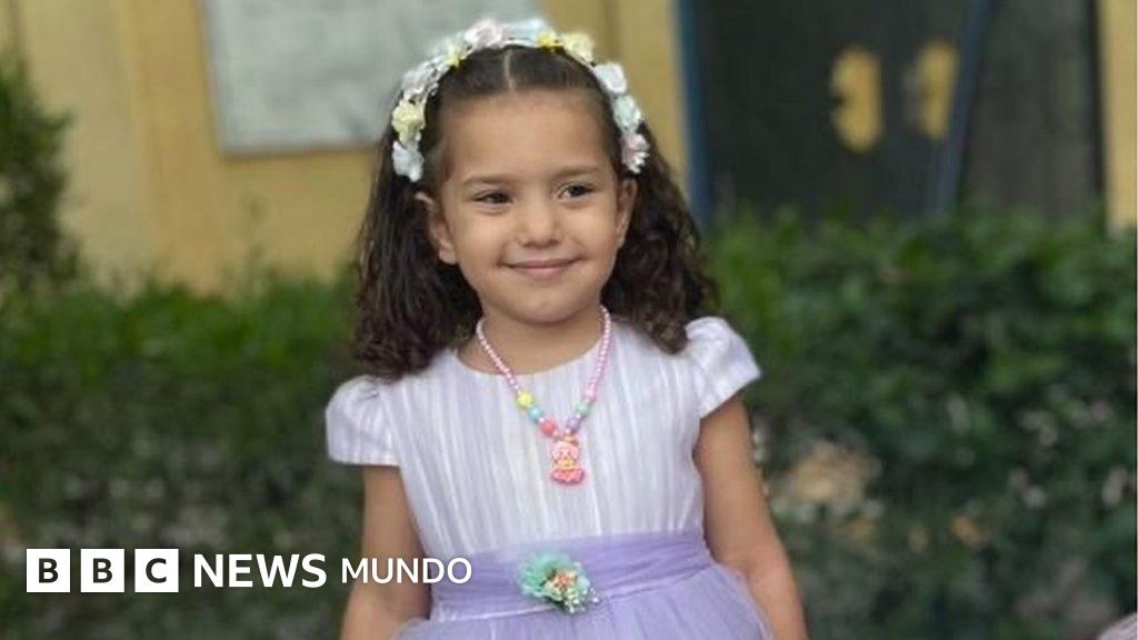"El tanque está muy cerca. Y se está moviendo": la desesperada llamada que hizo antes de morir la niña palestina Hind Rajab desde el vehículo contra el que disparó Israel