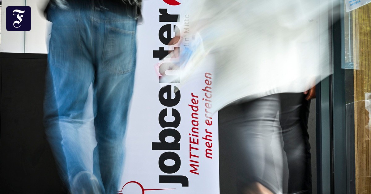 Stellenabbau: Beschäftigte sollen leichter neue Jobs erproben können