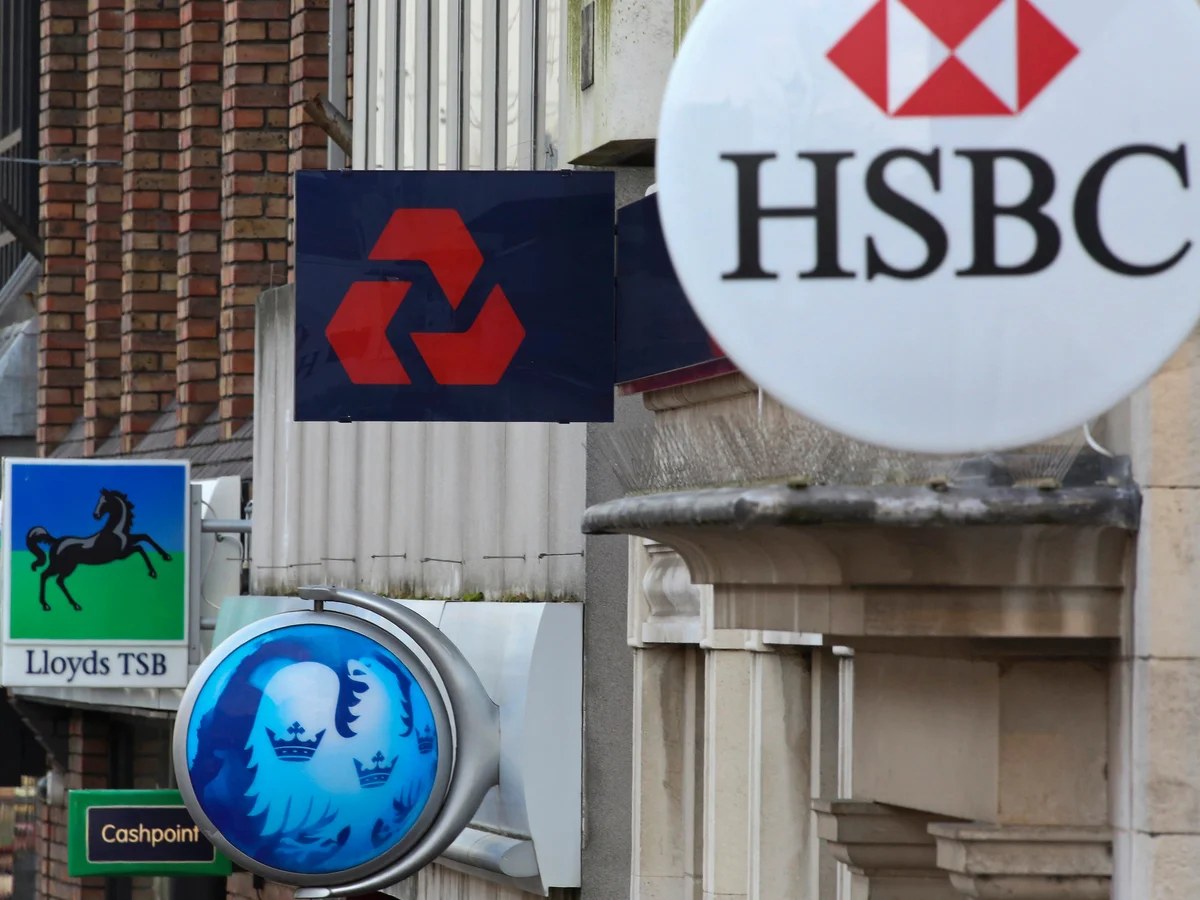 Student bank accounts: don’t be swayed by the freebies, freshers told