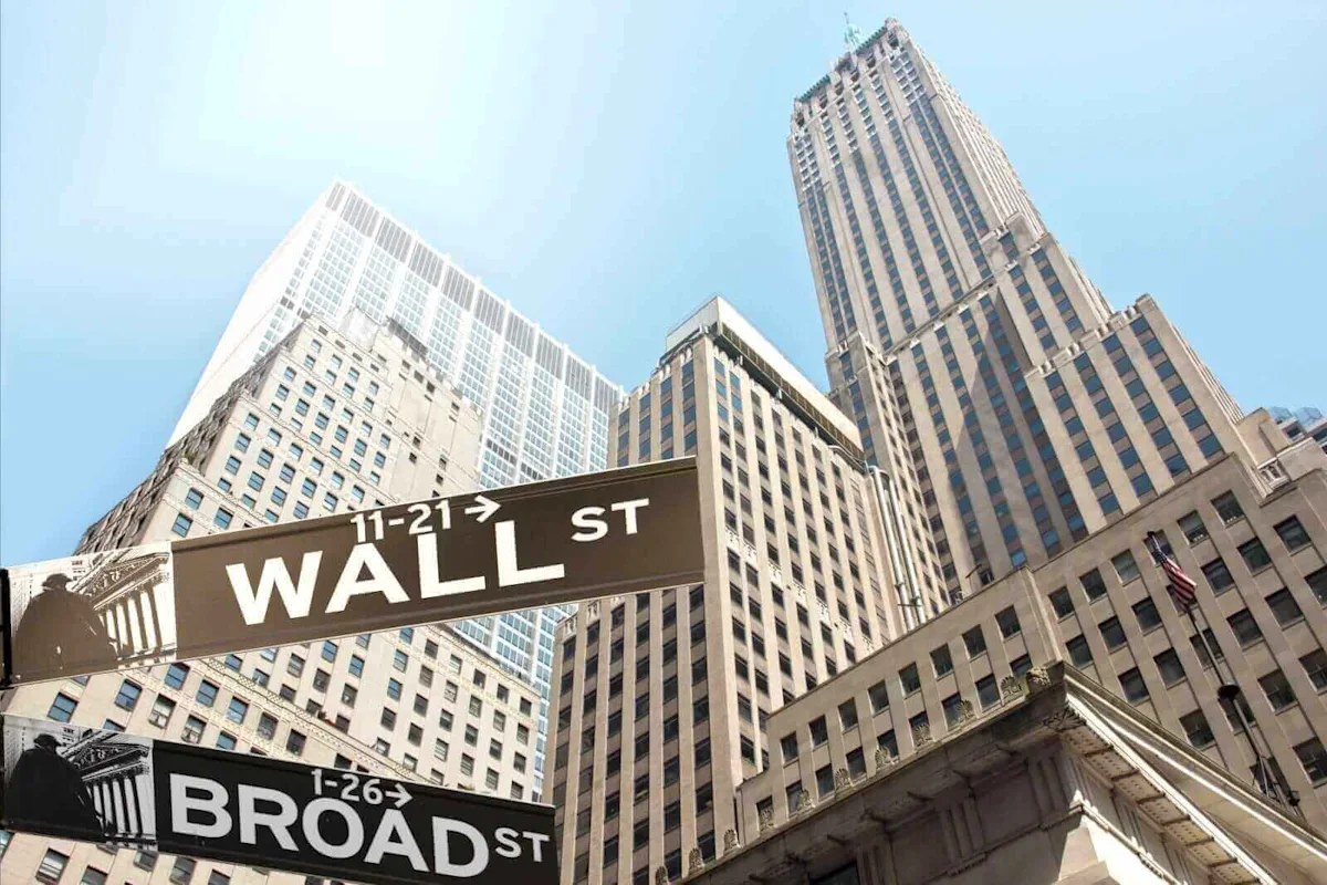 Stocks Erase Early Gain as Megacap Tech Stocks Retreat