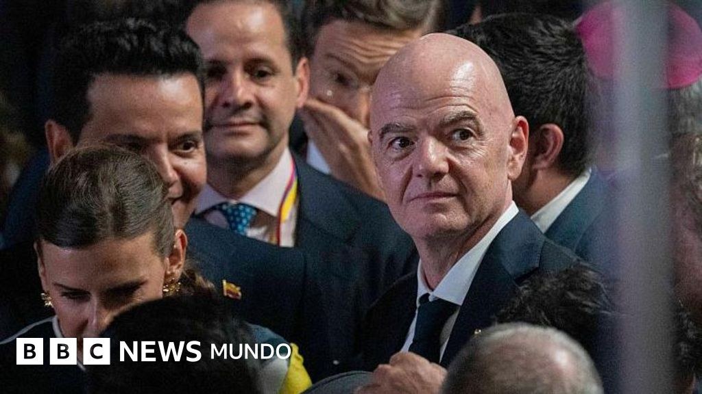 Políticos, jets privados y poder: cómo es la vida de un presidente de la FIFA