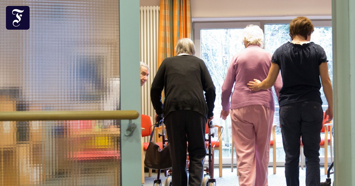 Bewährungsprobe für Linnemann: Mehr Teilkasko in der Pflege
