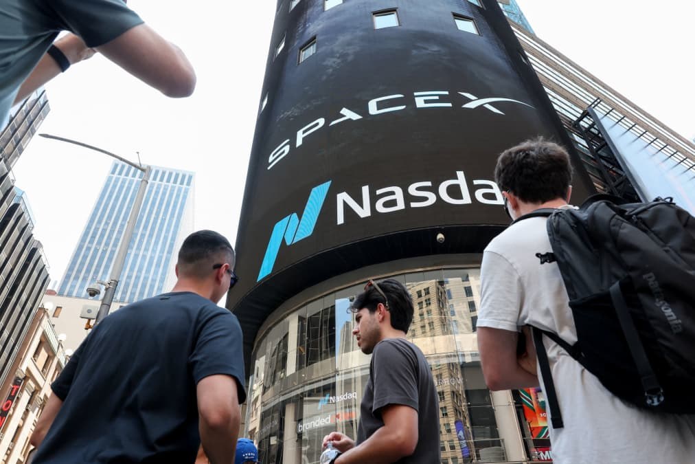 SpaceX stock sinks below $135 IPO price for the first time