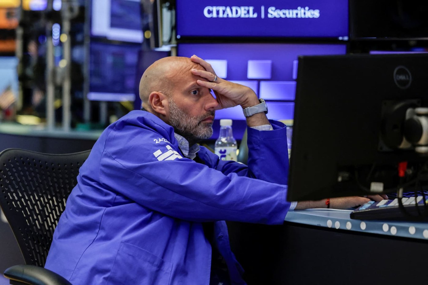 Bond yields edge higher as traders digest Treasury debt buyback plan