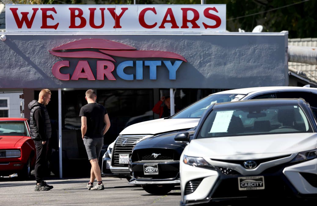 Used car prices fall in Q3, while demand for fuel-efficient vehicles grows