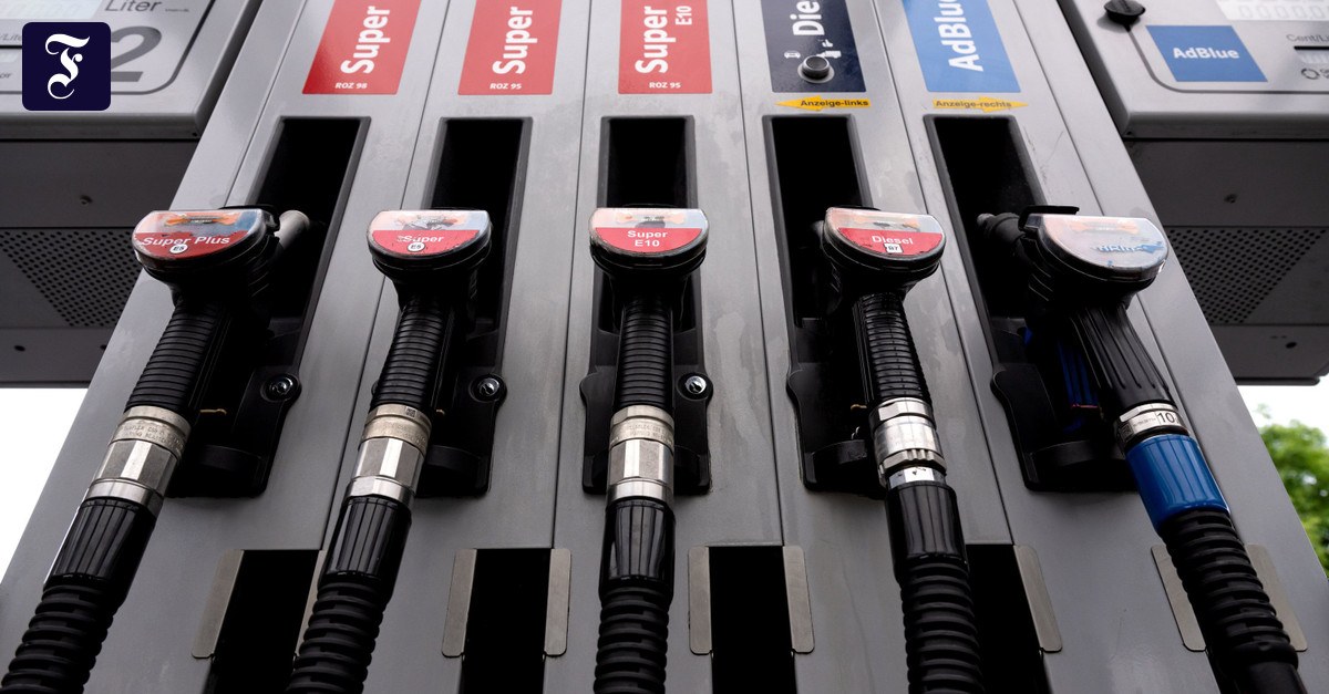 An der Zapfsäule: Die hohen Dieselpreise sind ein Fall für die Wettbewerbspolitik