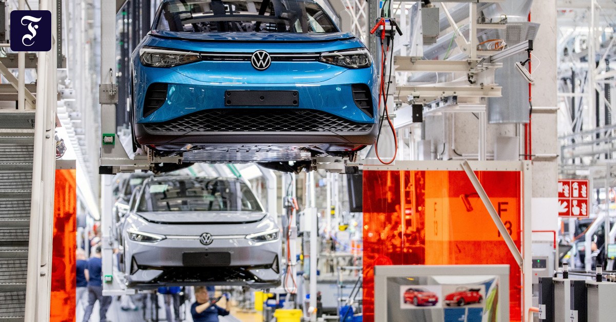 KonJunktur: Industrieproduktion bricht ein