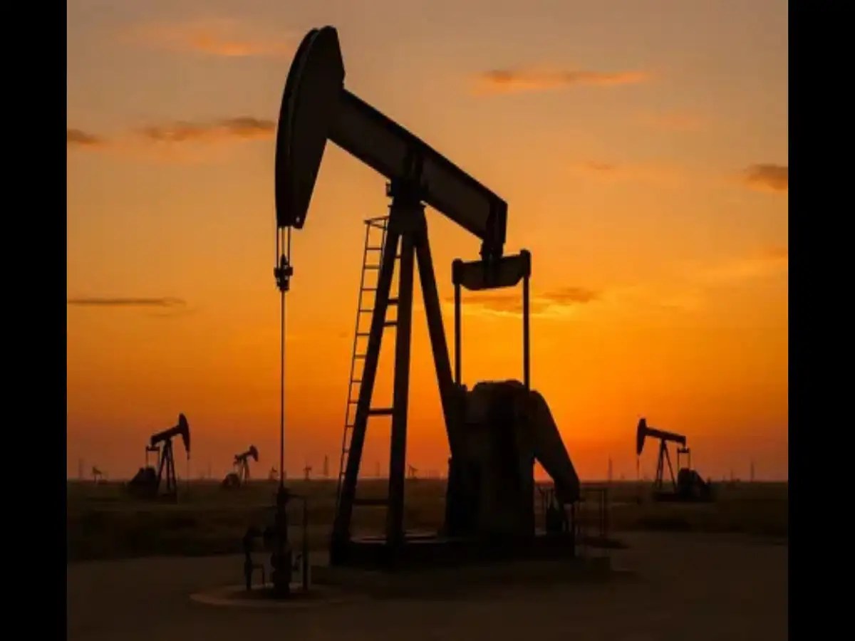 Oil prices rise, stock futures dip after latest flare-up of strikes between U.S. and Iran