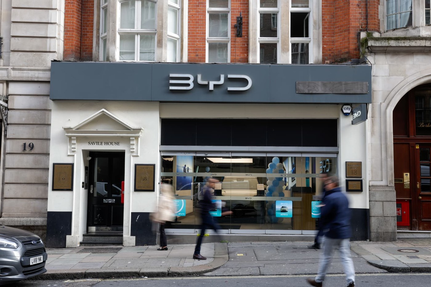 Chinese automakers are taking on the UK — and many Brits are embracing it